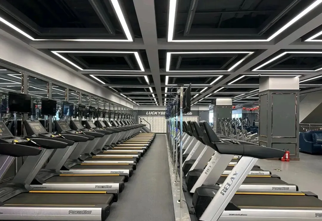 河源源城万达东江城营销中心新开一家10000平方综合运动馆!即将开业!(登记尊享首年免费)恒温游泳!健身!篮球羽毛球网球保龄球!