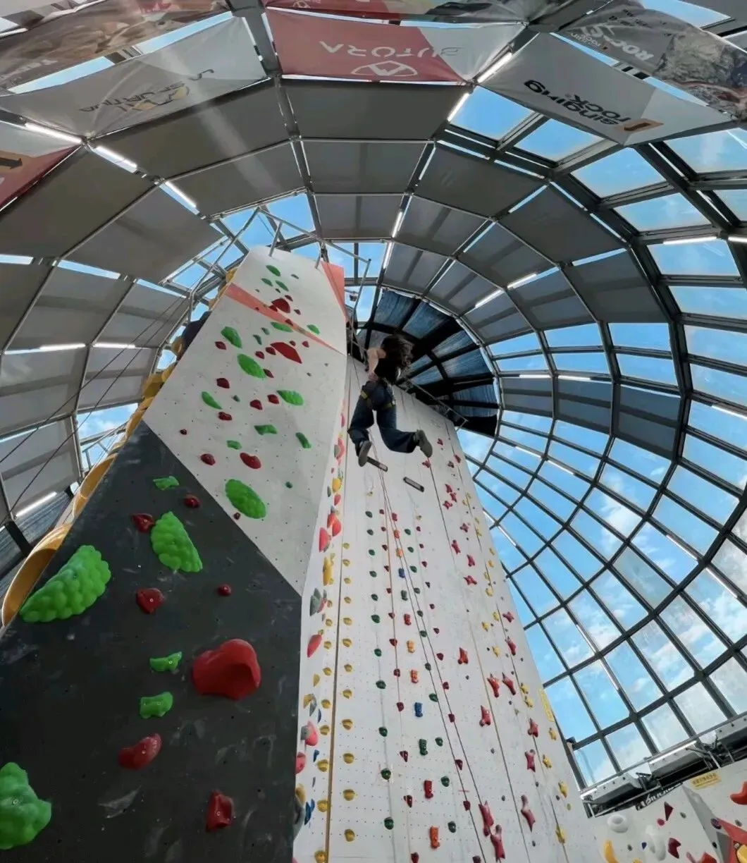 河源源城万达东江城营销中心新开一家10000平方综合运动馆!即将开业!(登记尊享首年免费)恒温游泳!健身!篮球羽毛球网球保龄球!