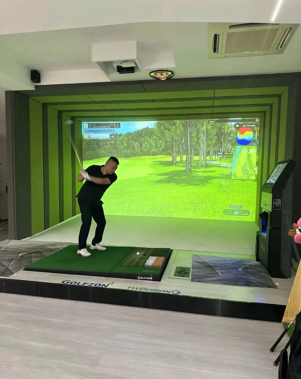 河源源城万达东江城营销中心新开一家10000平方综合运动馆!即将开业!(登记尊享首年免费)恒温游泳!健身!篮球羽毛球网球保龄球!