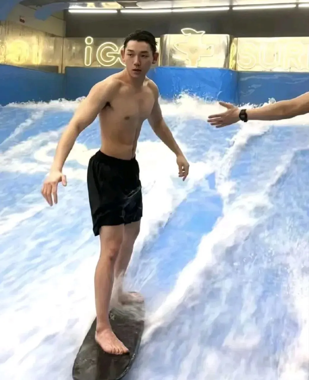 河源源城万达东江城营销中心新开一家10000平方综合运动馆!即将开业!(登记尊享首年免费)恒温游泳!健身!篮球羽毛球网球保龄球!