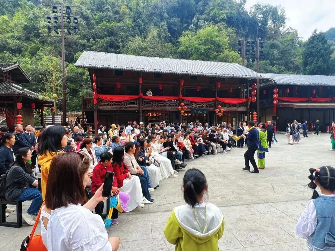 2026年清明假期第二天湖北文旅市场情况综述