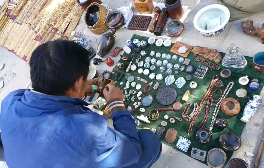 一夜暴富:在古玩市场收获两枚很小的铜钱,赚大了!