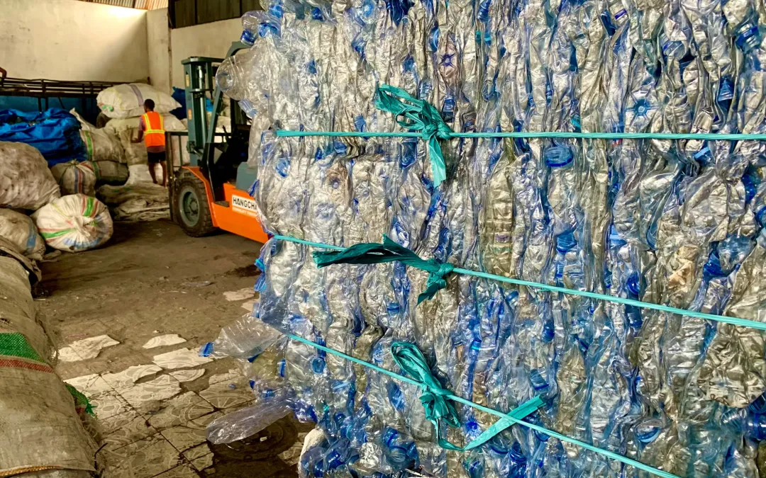 伊朗战争重塑亚洲塑料市场:原生与再生PET价差从400美元收窄至200美元