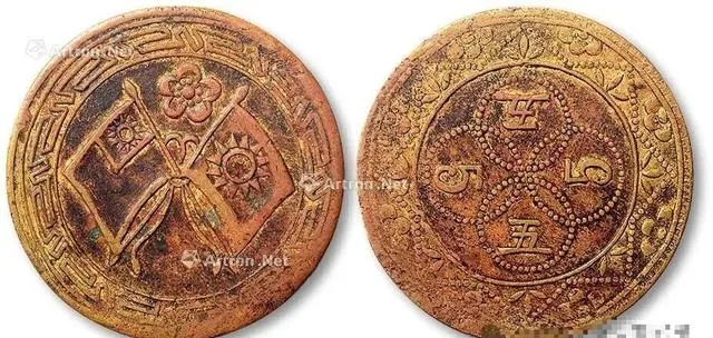 双旗币市场疯涨!2025年单枚卖出672万,普通版却只要80元,原因何在?