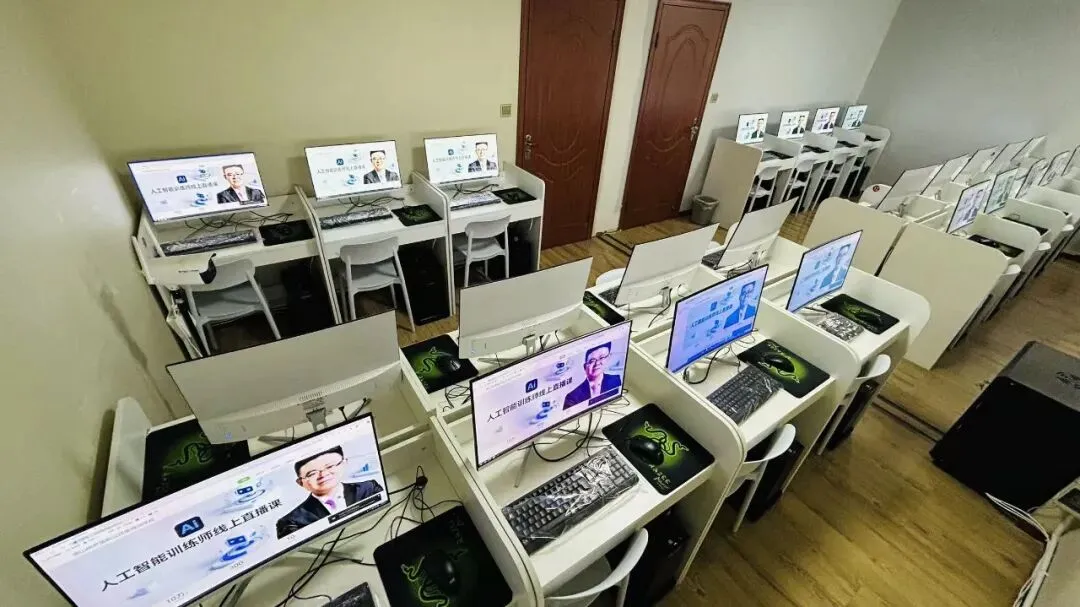 高标准实训全新亮相!筑牢电商、互联网营销、AI人才培养硬支撑