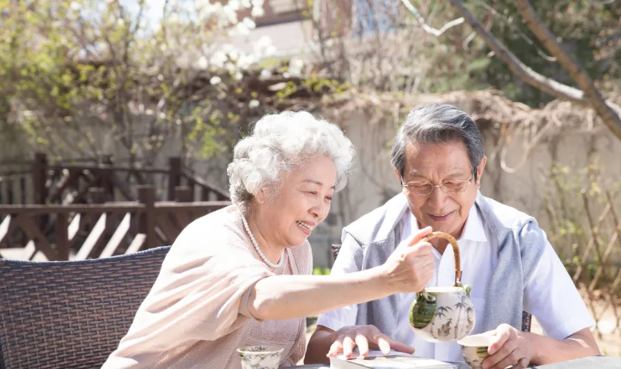 86岁教授相亲求生子!深度起底银发情感市场令人咋舌的真相