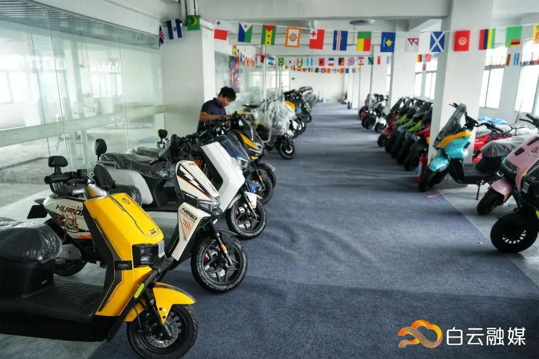 张雪机车“一战封神”,有广州白云摩配市场的硬核助攻