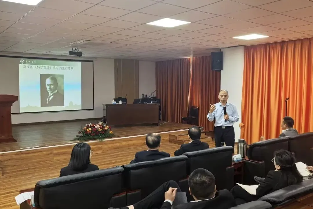 赋能营销,智启新程 ——巨邦集团举办市场营销知识专题讲座