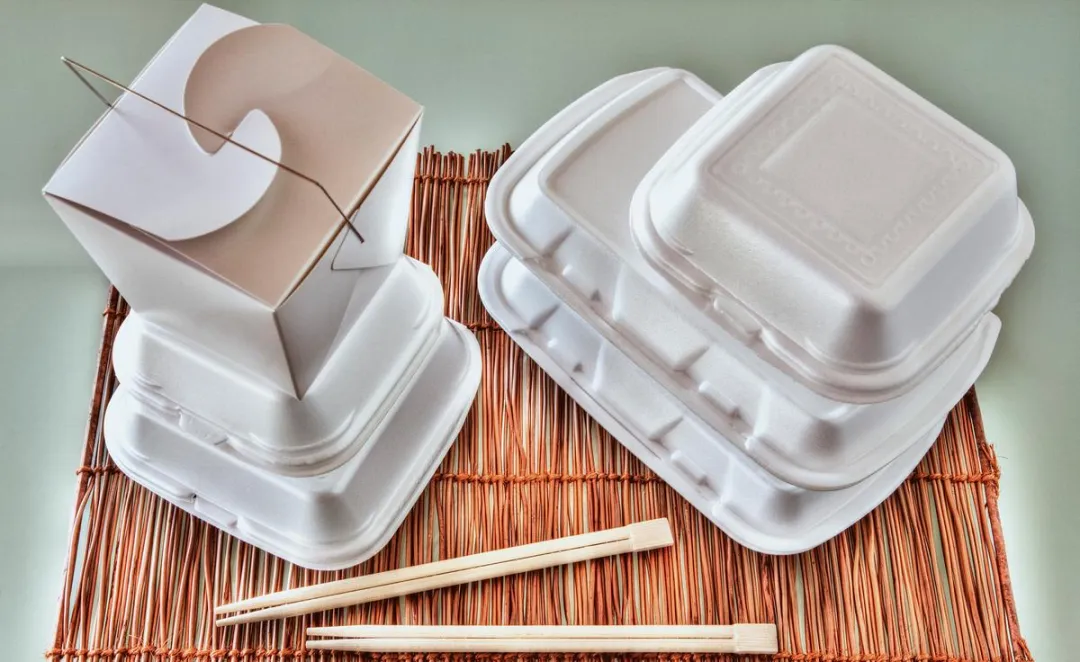 干果市场早餐车上的“隐形杀手”!塑料袋遇热变软,你中招了吗