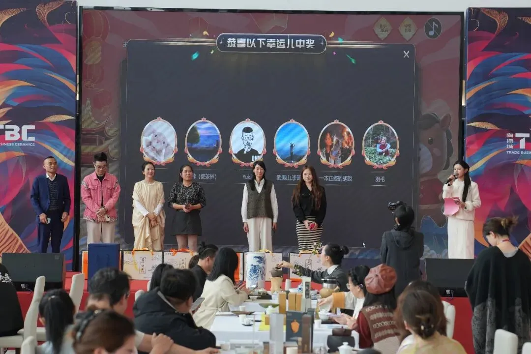 陶博城将领衔景德镇瓷器进军武夷山茶器市场