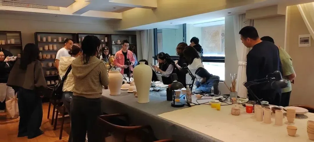 陶博城将领衔景德镇瓷器进军武夷山茶器市场