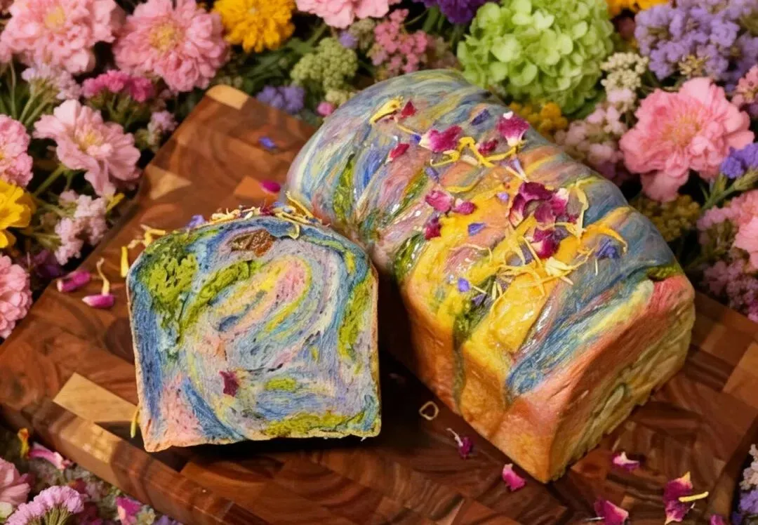 莫奈联名还是春日营销?年轻人都开始迷上“画里的面包”了