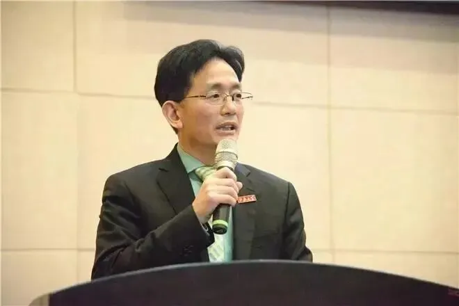 陆中浪主席对话江南大学滕乐法院长:共探营销创新与品牌增长,赋能校企高质量发展|《CECR对话第1校长》