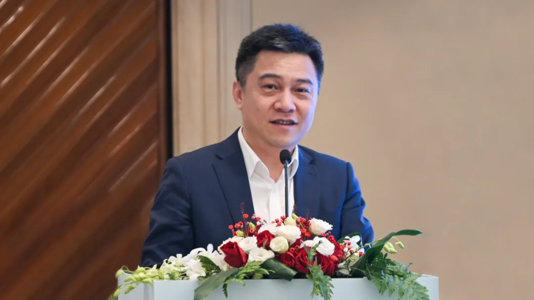 冲锋在前!中国电子表彰市场工作先进!