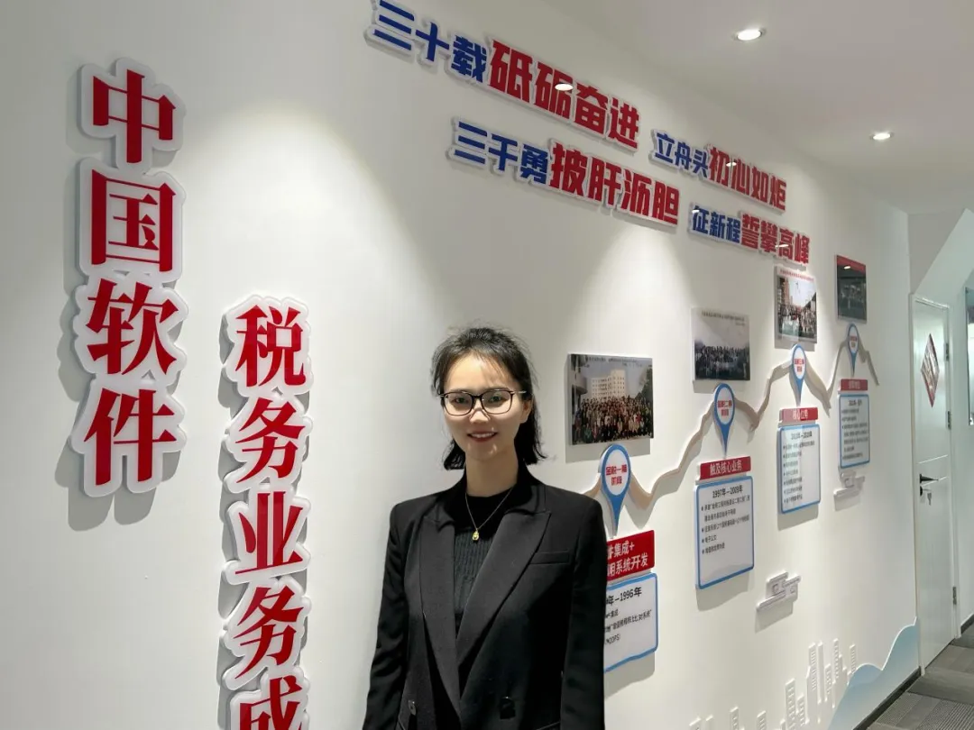 冲锋在前!中国电子表彰市场工作先进!