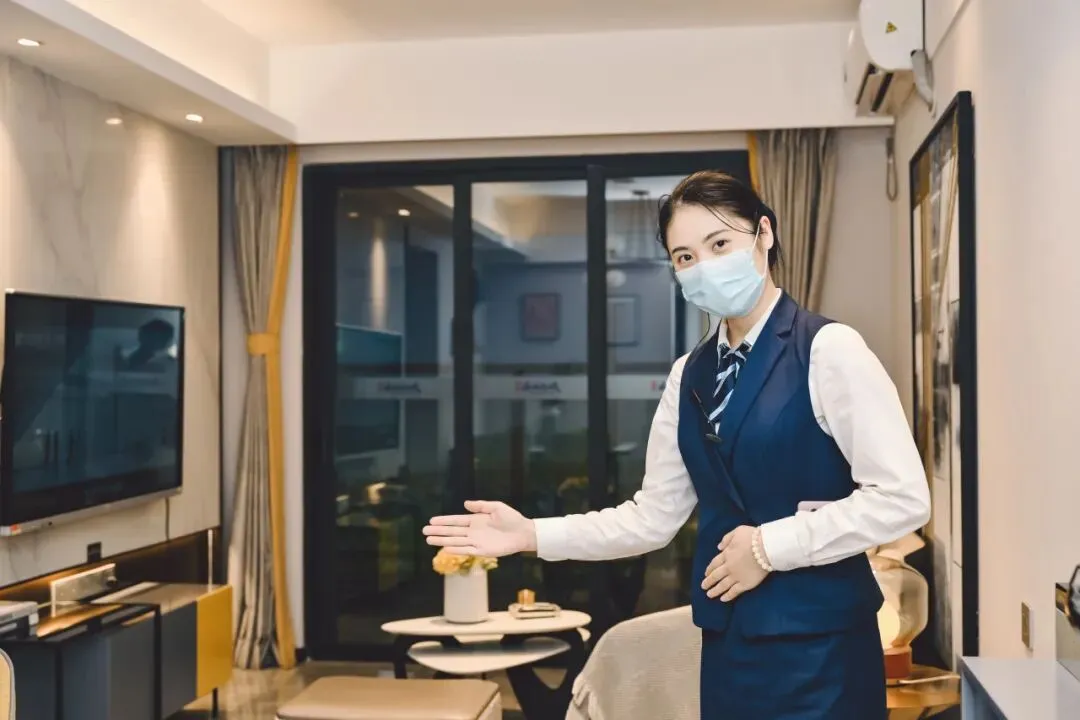 新春坚守岗位 珠实地产营销服务不打烊