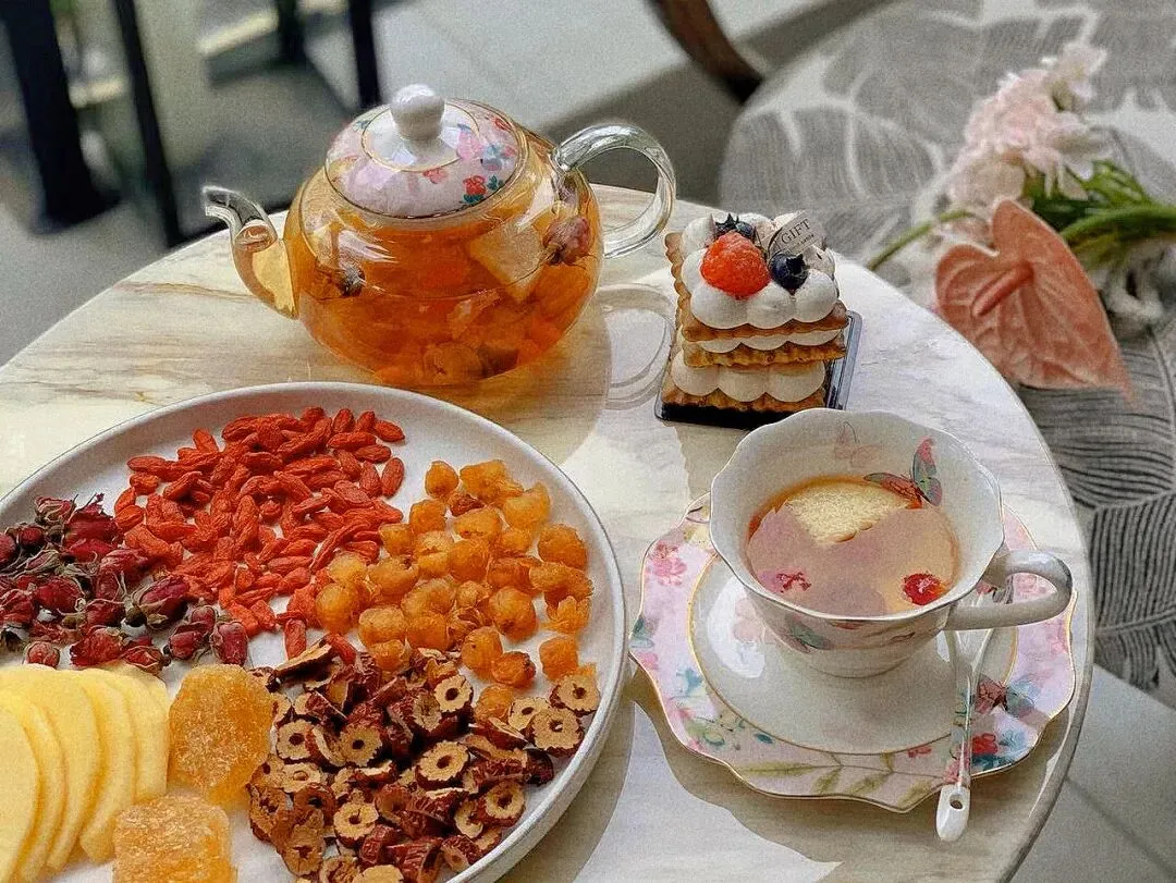 新春坚守岗位 珠实地产营销服务不打烊