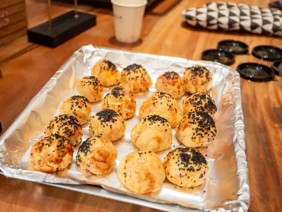 新春坚守岗位 珠实地产营销服务不打烊