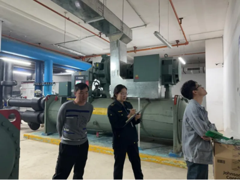 东华市场监管所开展压力容器安全专项检查行动