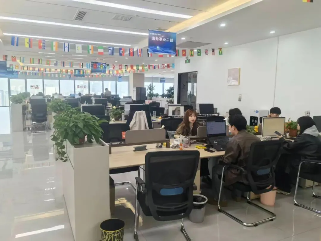 神沙窝矿泉水有限公司赴郑洽谈拓华中市场 锚定跨境电商核心合作方向