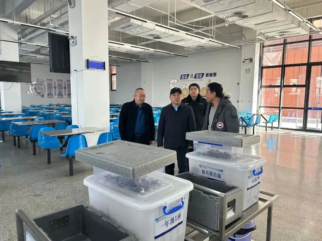 兴平市市场监管局检查西吴辖区食品安全工作