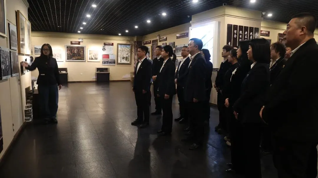 祭先烈英魂 传红色基因—哈药营销开展清明祭扫主题党日活动