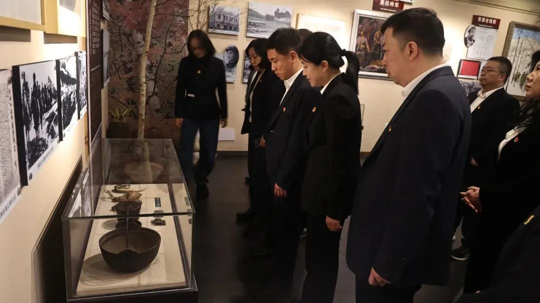 祭先烈英魂 传红色基因—哈药营销开展清明祭扫主题党日活动