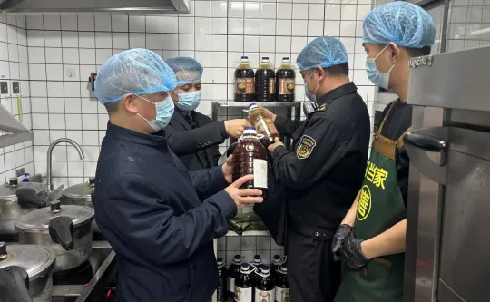 健康贵溪|市市场监管局开展“随机查餐厅”专项行动