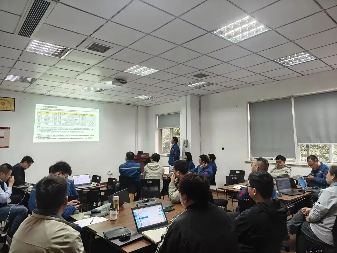 营销与客户支持部召开一季度销售总结暨二季度销售攻坚研讨会