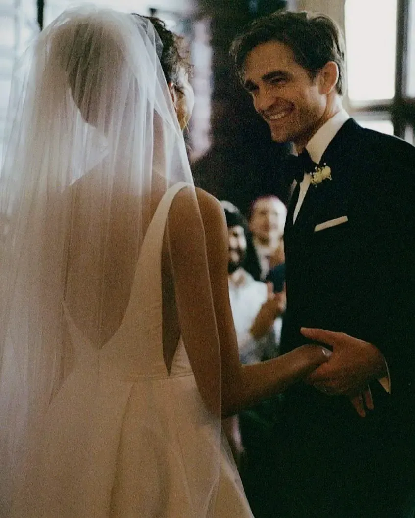 把争议事件藏进爱情喜剧,这次营销真的过界了?