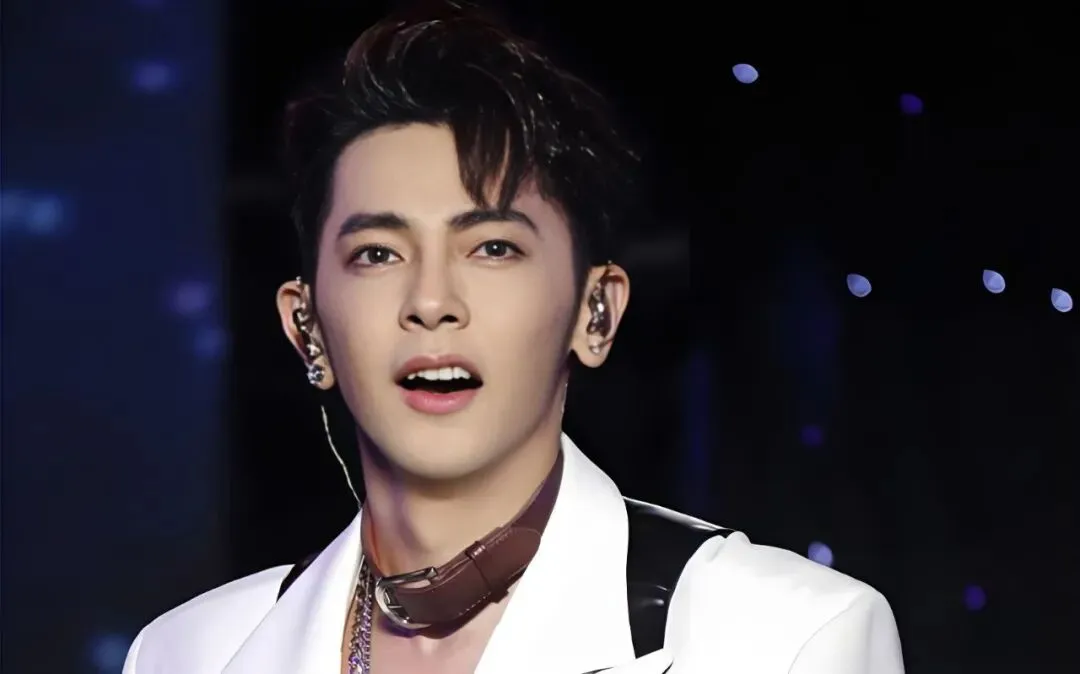 3小时骗走5亿阅读量,这个男明星把“营销”玩成了观众求着被套路