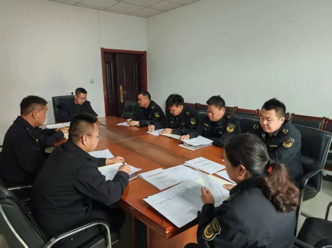 黄龙县市场监管局召开2026年第一季度“两品一械”风险会商会