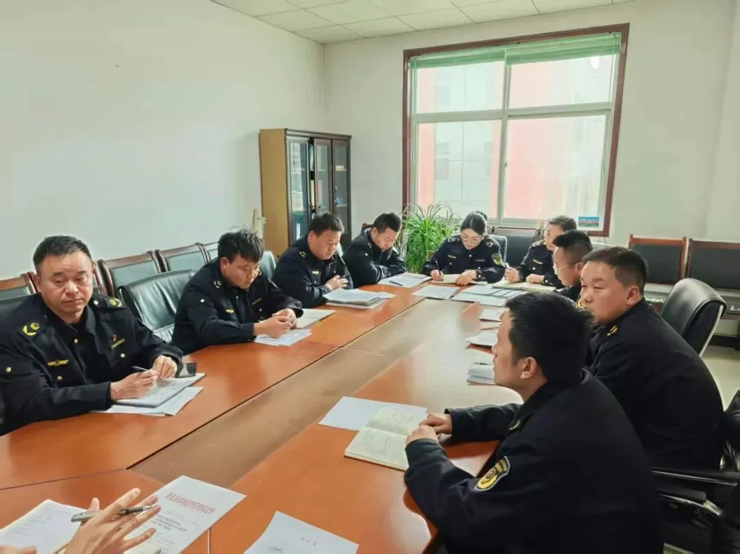黄龙县市场监管局召开2026年第一季度“两品一械”风险会商会