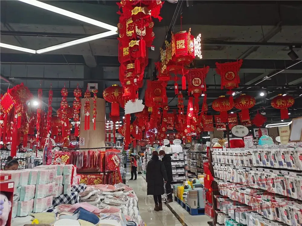 新春走基层丨江阳区:年味飘起来,消费市场红火火