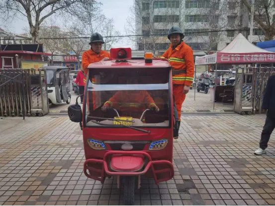 【双认识双信任双认同】消防演练进市场 防患未“燃”保平安