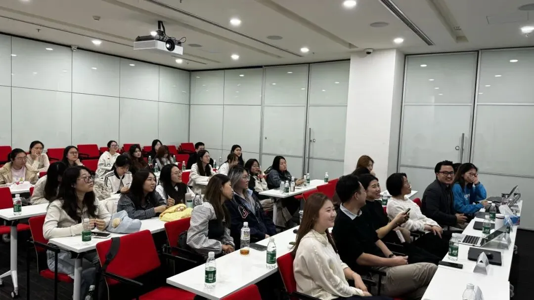 破解出海营销人才之困:北工商广告系师生走进昌荣传媒