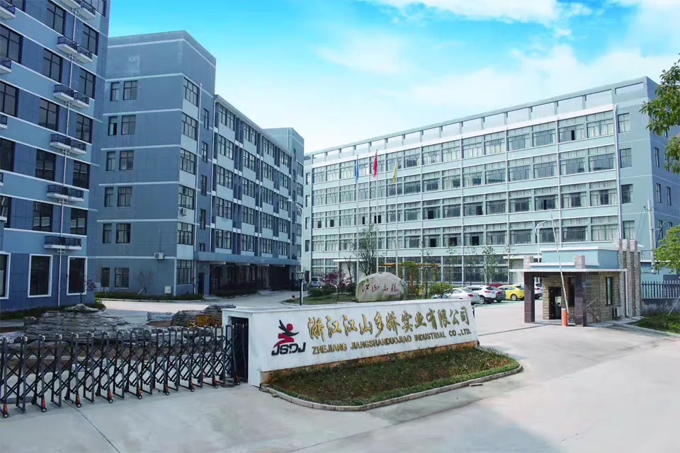 年产1.8亿只羽毛球,拿下全国60%市场,浙江这座小城靠4个字“起飞”!