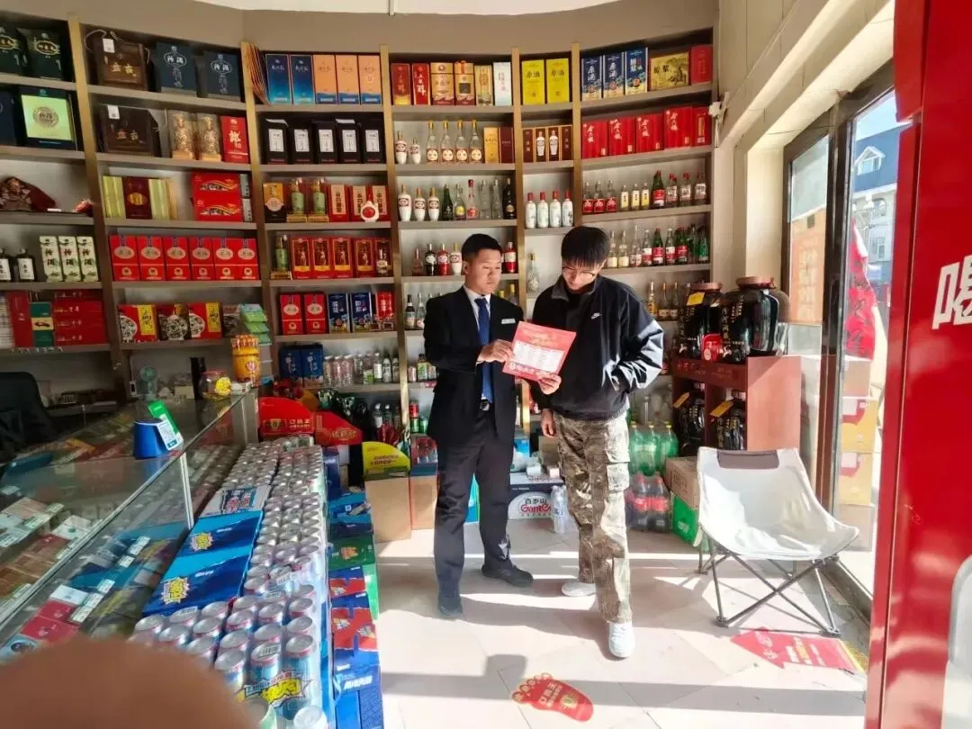 他用脚步“走”出标兵之路——记"综合营销标兵"陵川县农信联社营业部员工任鑫