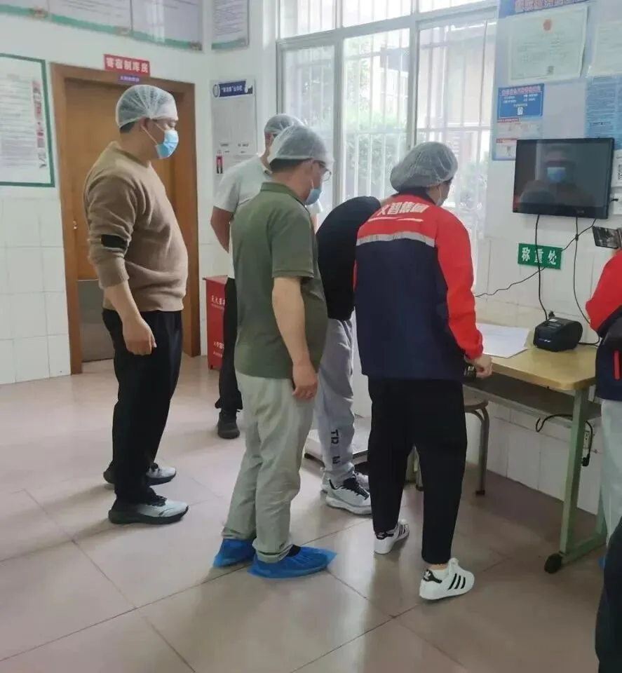 禄丰市市场监管局:组织学校食材应商开展不合格食品召回应急演练