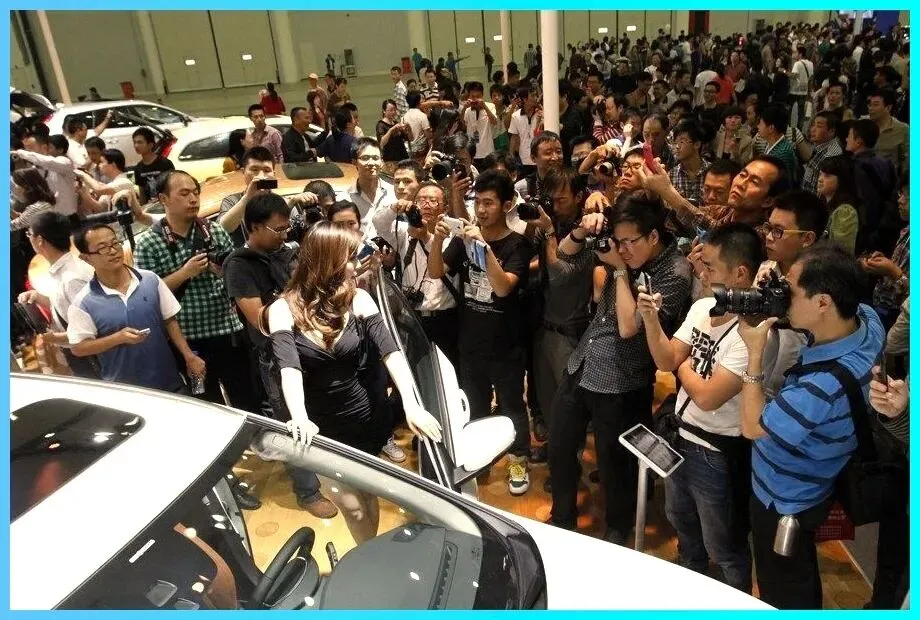 拆解验证成了车企营销的流量密码,劳斯莱斯从不触碰,尽显行业的浮躁风气