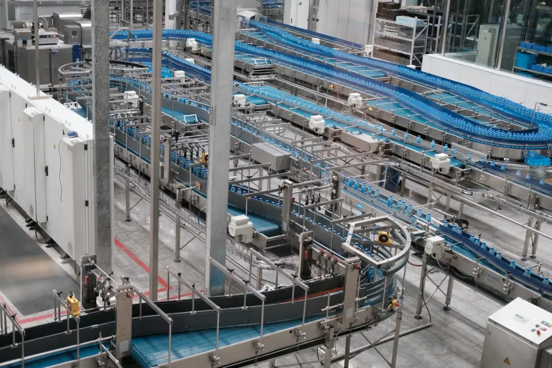 在噪音中听见强音,央媒探厂成为品牌营销确定之道