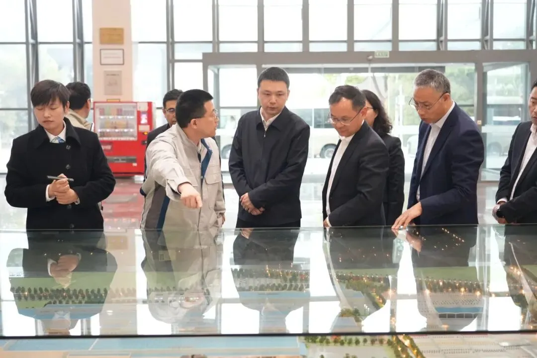 销售公司党委副书记、纪委书记、工会主席王欣一行到扬州石油开展综合调研