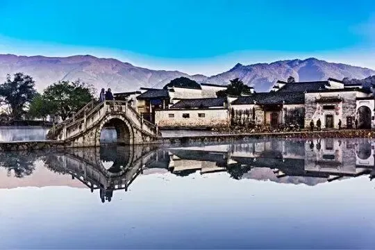 以磨难砺心性 以清醒筑担当——中建系统市场营销人的成长与破局之道