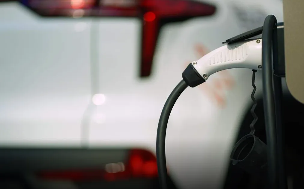 触电:中国电动汽车的繁荣威胁全球石油市场