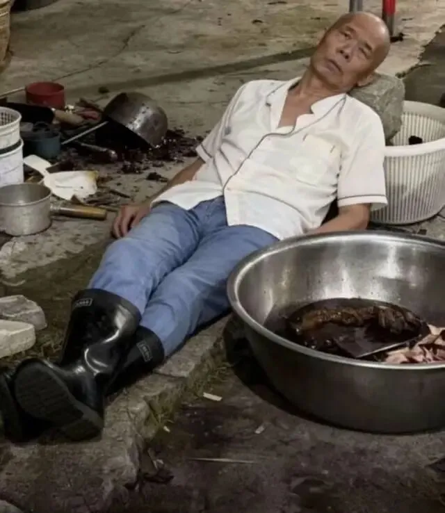 莫氏鸡煲爆火真相:AI营销打造个人IP,让普通店秒变网红店