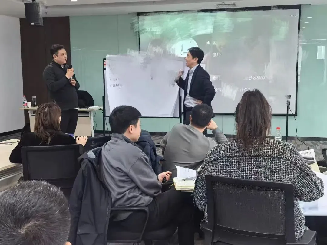 能源电力上市集团《政企大客户营销策略》培训圆满落幕,杜林枫导师助力团队提升核心竞争力