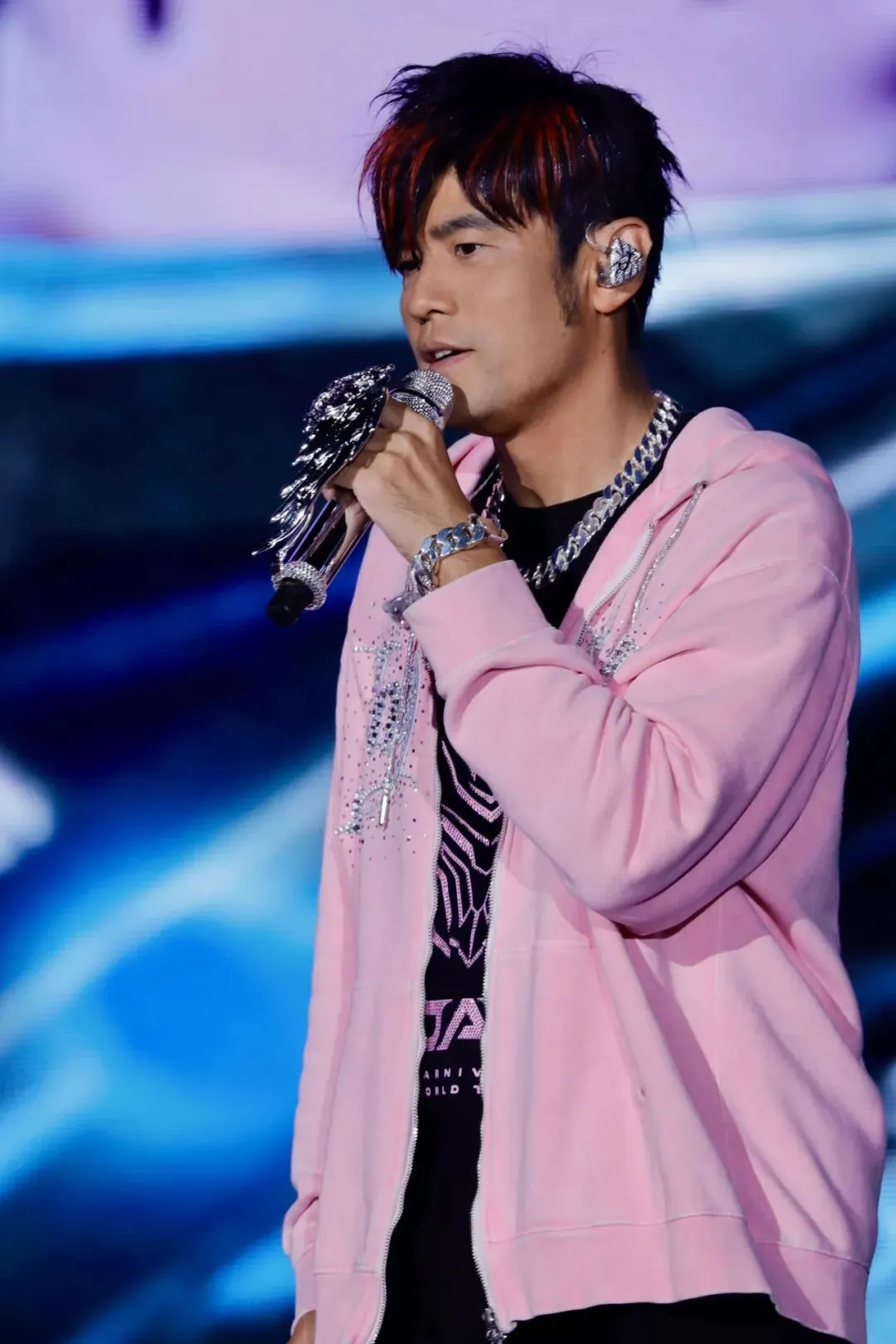 别让营销号带偏!周杰伦演唱会争议背后,真相与法律红线在此