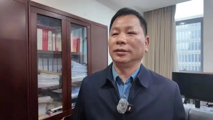 市场监管解读“生鲜灯”新规 “白光”之外皆违规