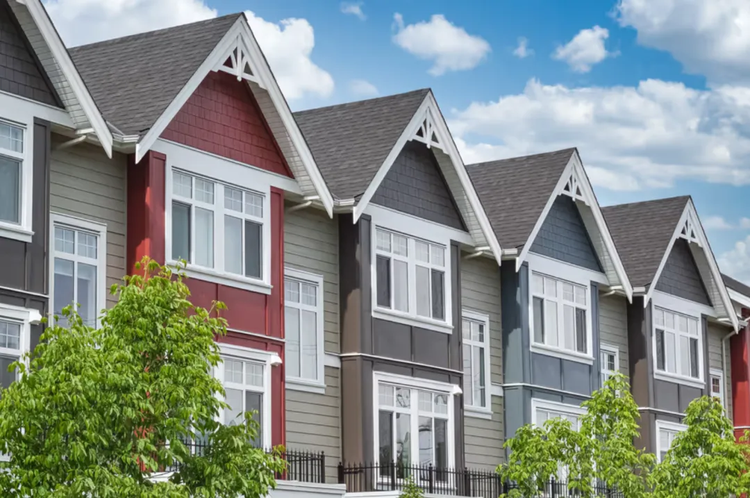 聚焦 | BC省获评“加拿大最疲软住房市场”!年轻人攒83年才能存够首付!