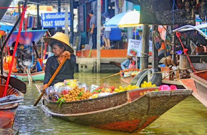 市场独家!游客好评!4月25日成团增城有全陪!网红泰国6天品质纯玩,轻松度假入住国际五星酒店-曼谷-美功铁道-丹嫩沙朵-真理寺